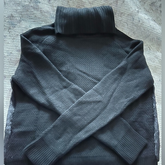 New Banana Republic Designer Black Label Faux Fur Black Sweater Unique Size S/M - Picture 8 of 11